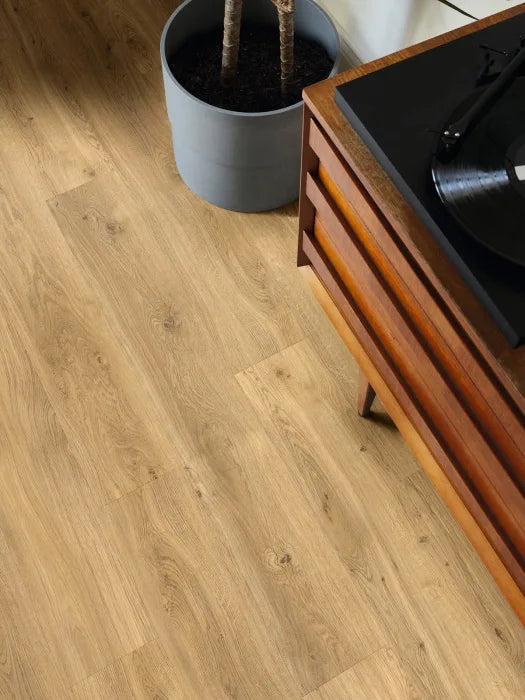 Amtico First Hunters Oak SF3W1032 Plank Glue Down LVT Flooring