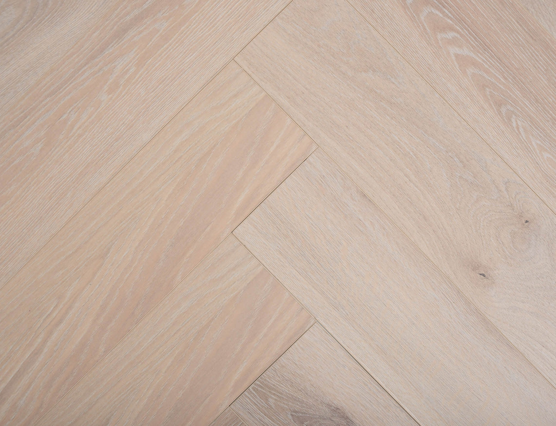 Lattia Robusto Click Whispering Oak Herringbone Click SPC Flooring