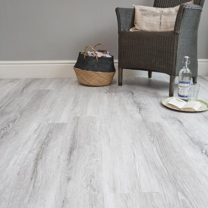 Lattia Metsä Ice Oak Plank Glue Down LVT Flooring