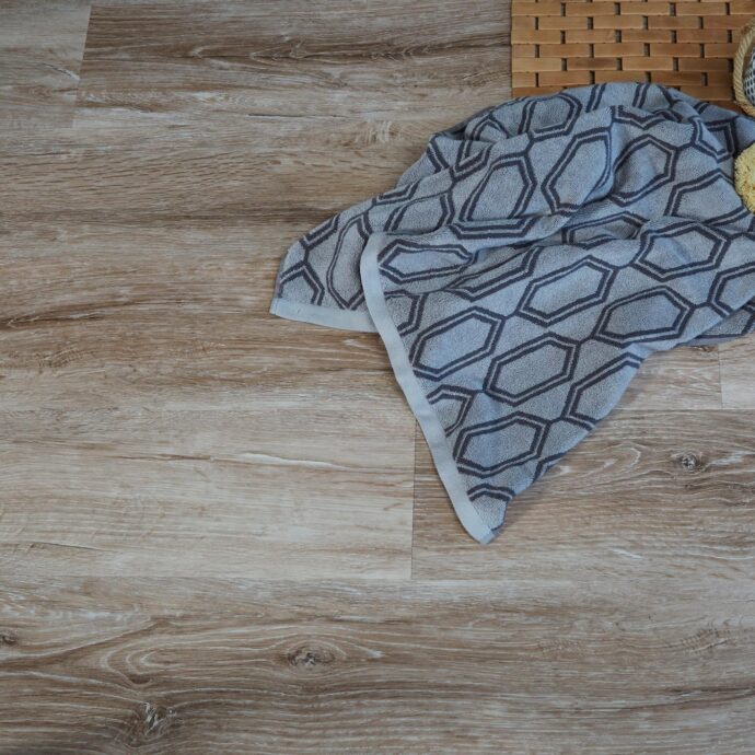 Lattia Metsä Sawn Oak Plank Glue Down LVT Flooring