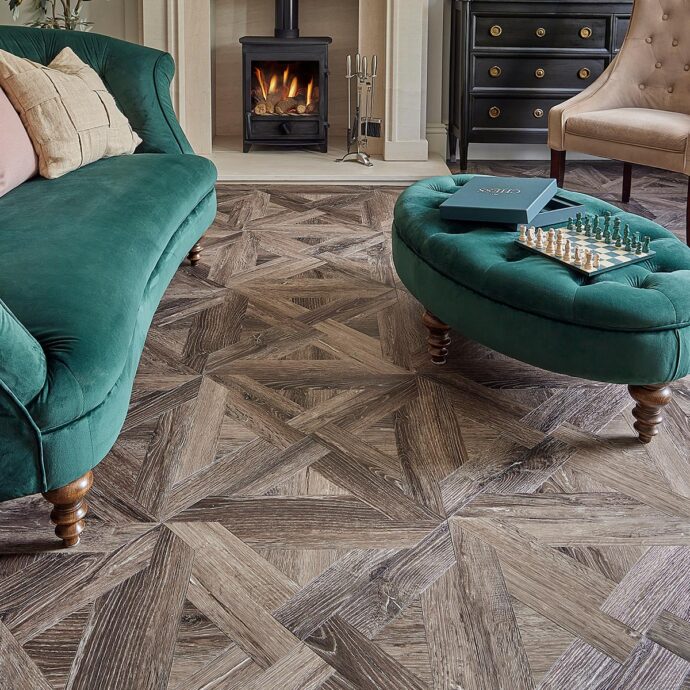 Lattia Metsä Toasted Oak Manor Glue Down LVT Flooring