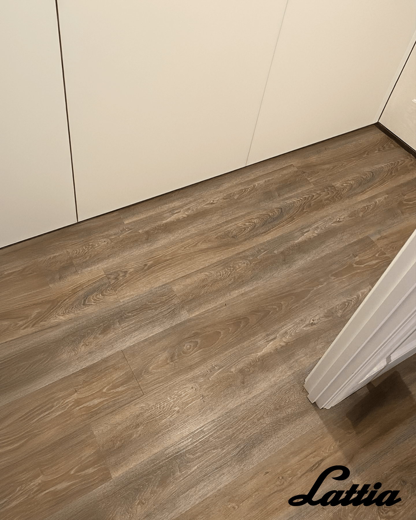 Lattia Vaasa Beachcomber Elm Plank GlueDown LVT