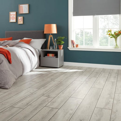 Karndean Van Gogh Light Distressed Oak VGW111T Plank Glue Down LVT Flooring